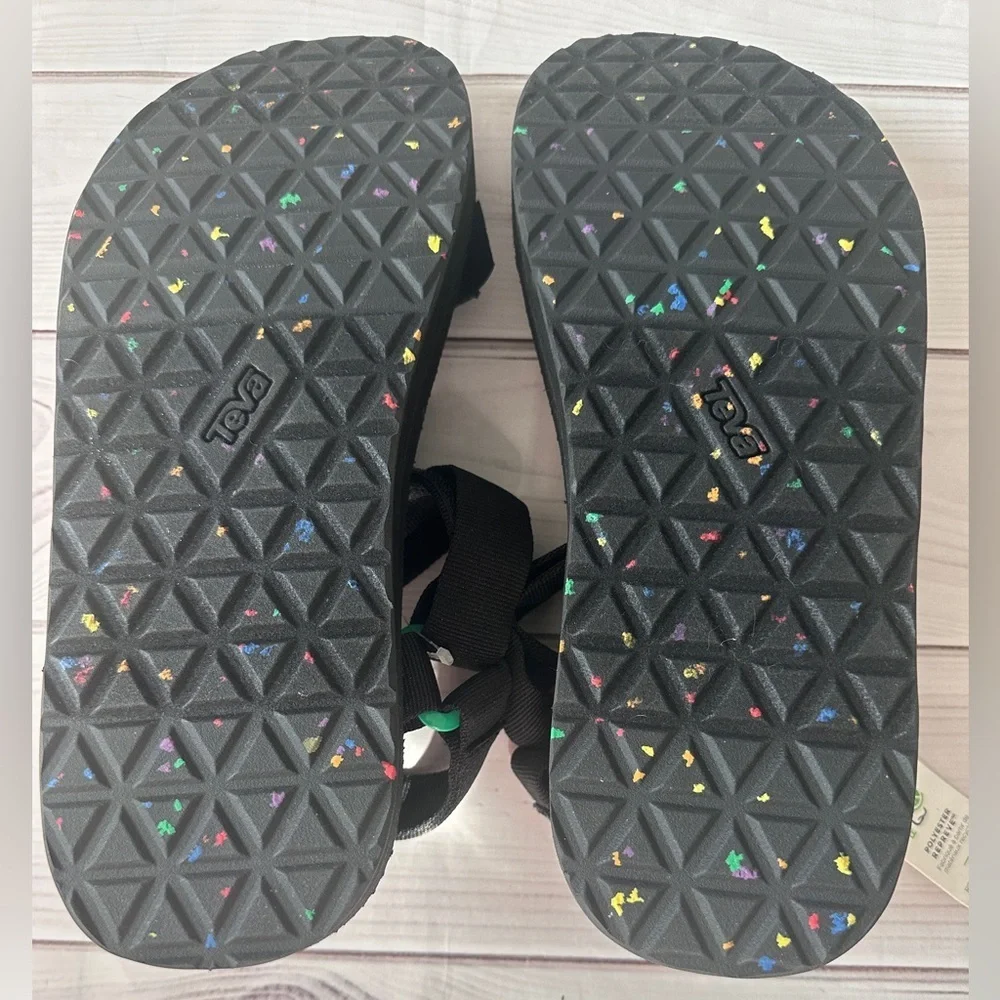 TEVA Universal Midform Pride Sandals | Men’s 11 | NWT Rainbow LGBTQ Comfortable